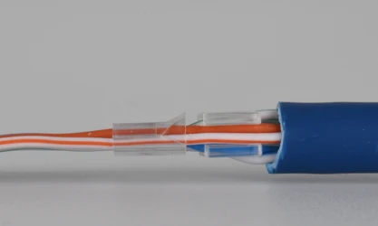 940505-K05 Pose du peigne vue de coté.